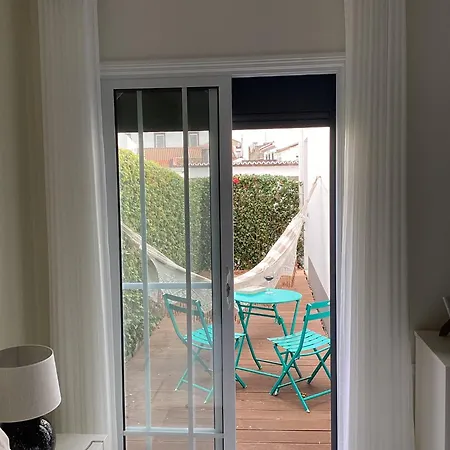 Modern Δωμάτια σε οικογενειακή κατοικία